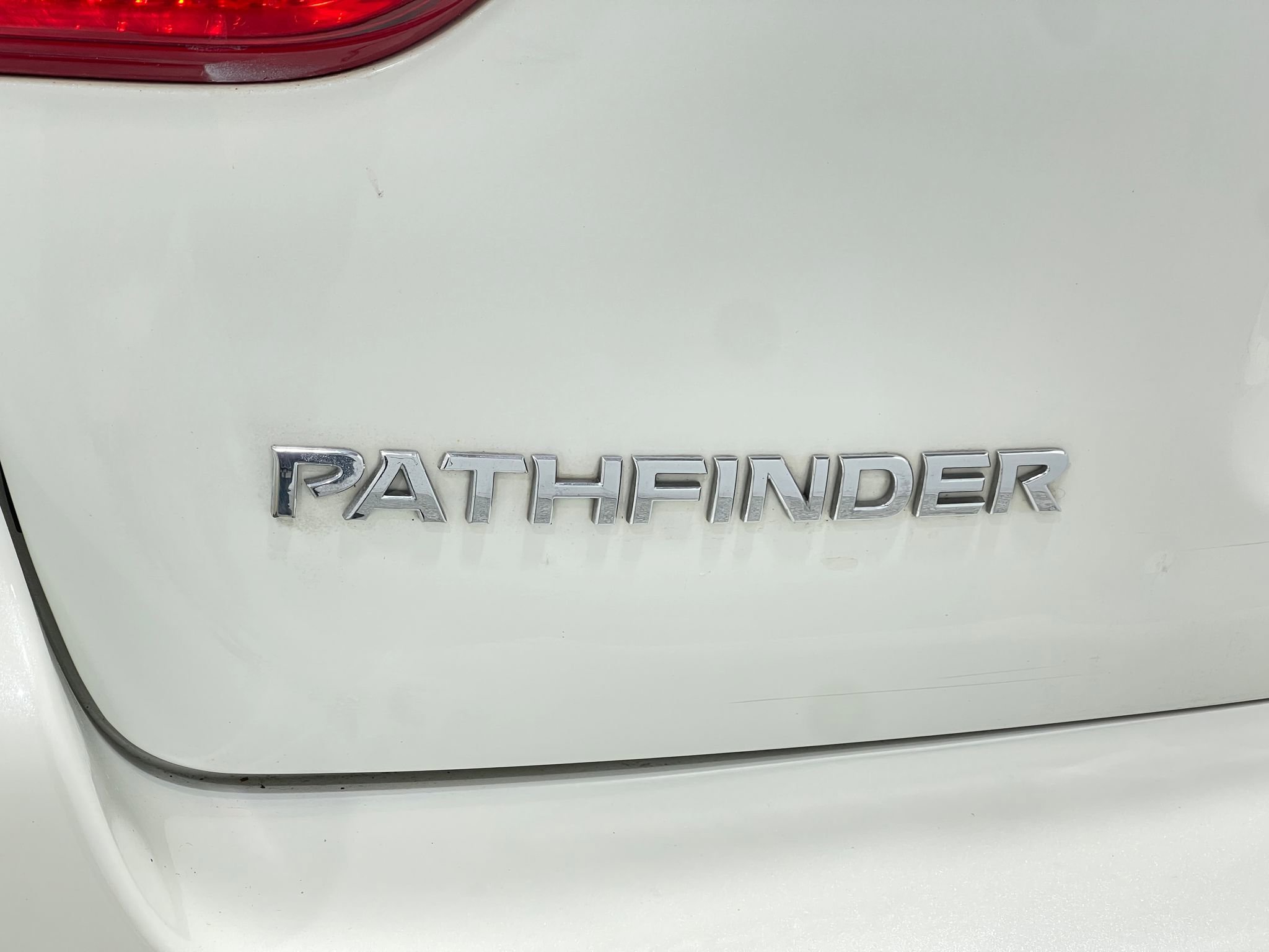 Used 2019 Nissan Pathfinder Platinum w/ Cargo Package image 41