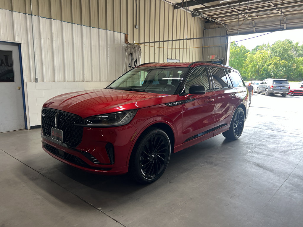 New 2025 Lincoln Aviator Reserve w/ Jet Appearance Package image 3