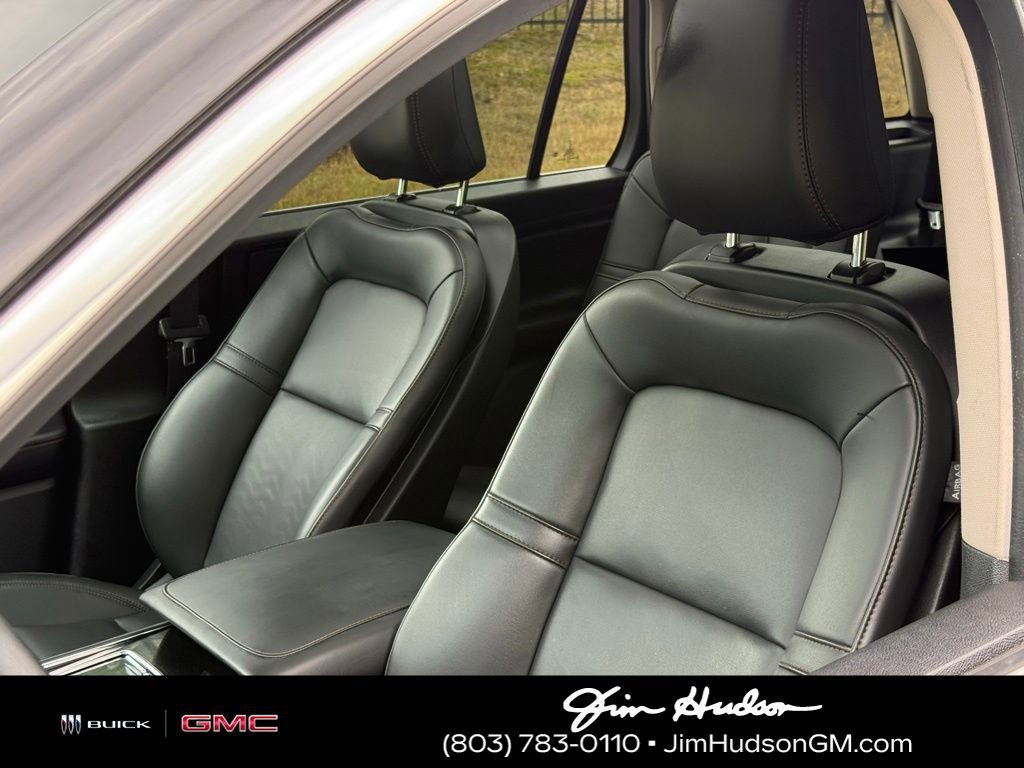 Used 2023 Lincoln Aviator AWD w/ Premium Package image 20