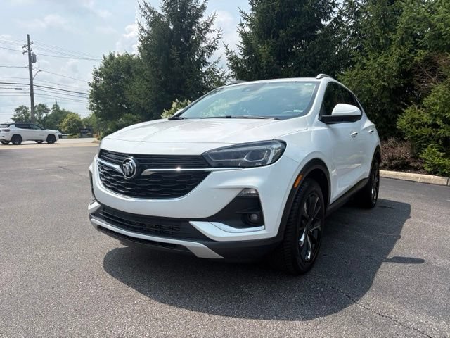 Used 2020 Buick Encore GX Essence w/ Experience Buick Package FWD image 1