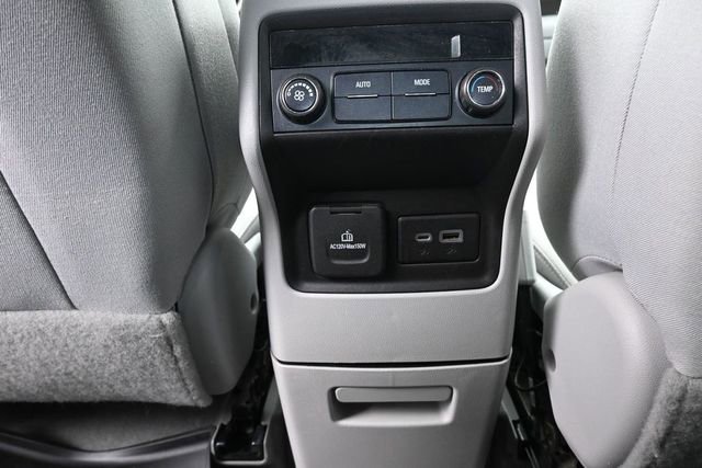 Used 2021 GMC Acadia SLE w/ Driver Convenience Package FWD image 30