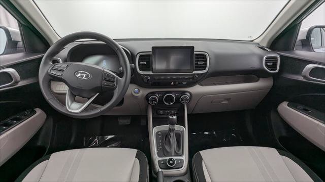 Used 2026 Hyundai Venue SEL FWD image 24