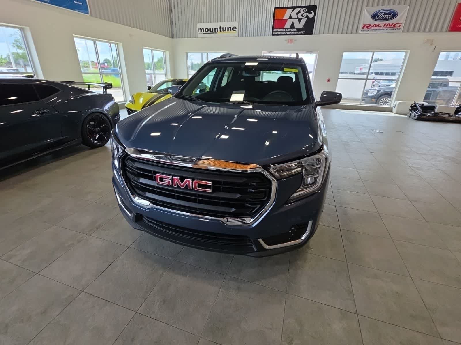 Used 2024 GMC Terrain SLE w/ Driver Convenience Package AWD/4WD video 2