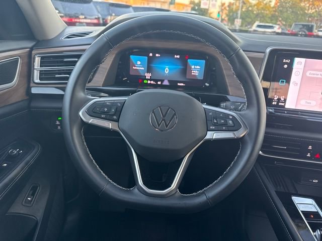 Used 2025 Volkswagen Atlas SE FWD image 14