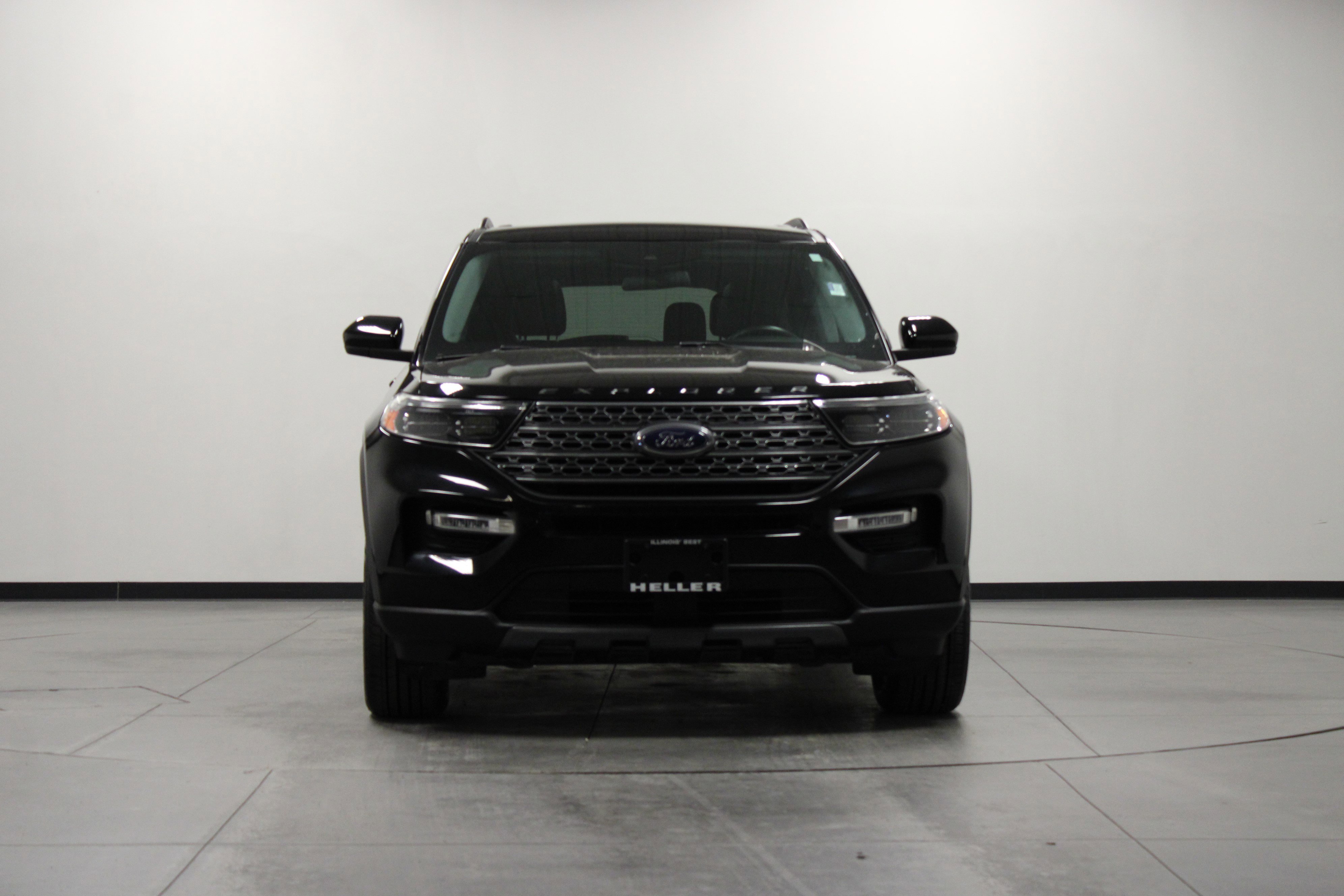 Used 2023 Ford Explorer XLT w/ Equipment Group 202A image 9