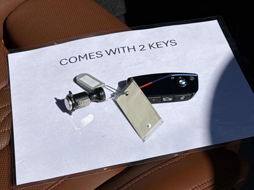 Used 2025 BMW X5 M60i w/ Climate Comfort Package image 12