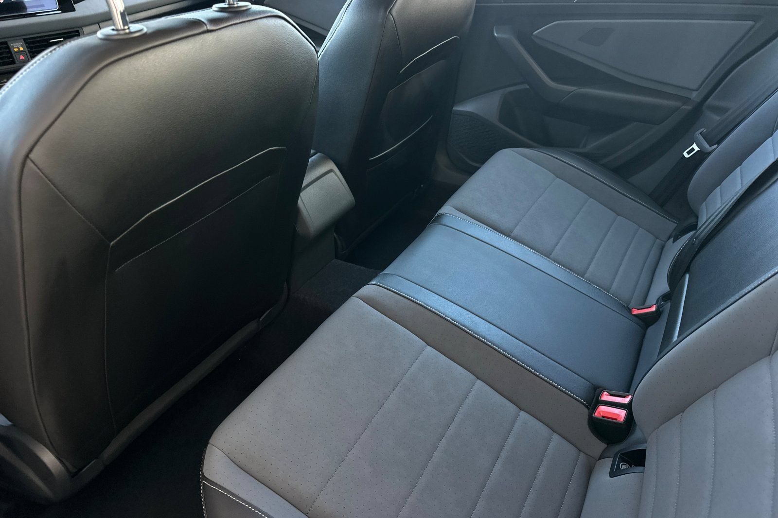 New 2026 Volkswagen Jetta SE FWD image 12