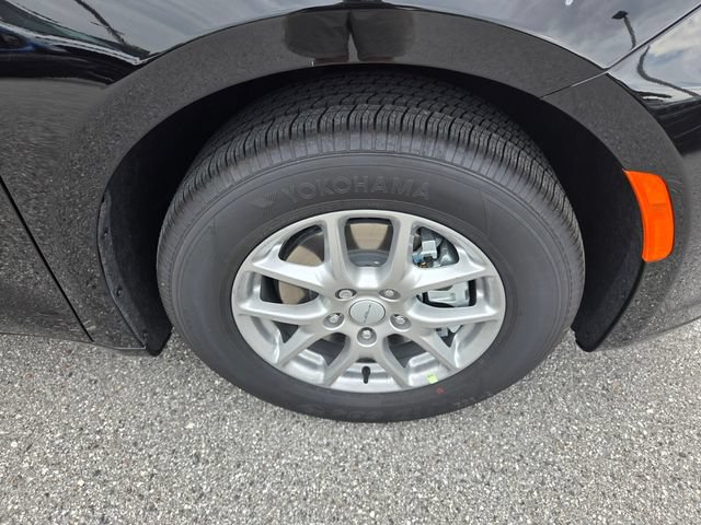 New 2027 Chrysler Pacifica Select FWD image 15