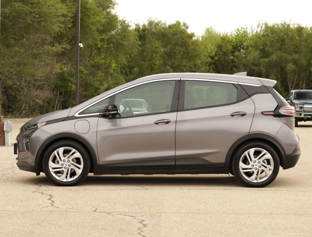 Used 2023 Chevrolet Bolt LT FWD image 4