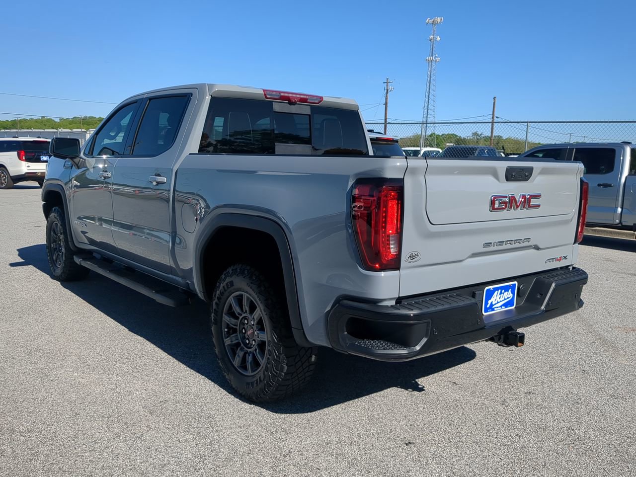 Used 2024 GMC Sierra 1500 AT4X AWD/4WD image 5