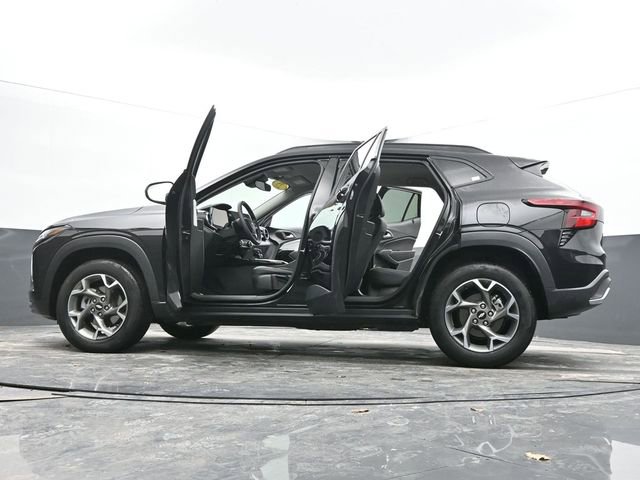 Used 2025 Chevrolet Trax LT image 70