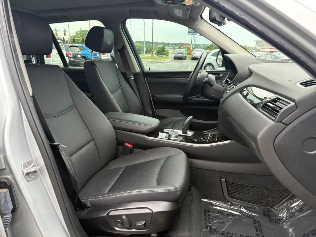 Used 2017 BMW X3 xDrive28i AWD/4WD image 17