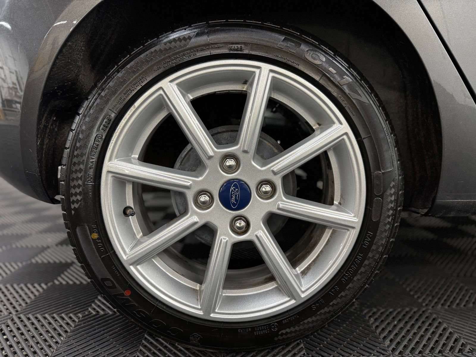 Used 2019 Ford Fiesta SE w/ Equipment Group 201A FWD image 9