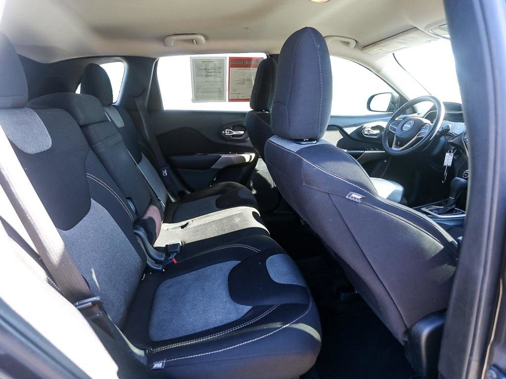 Used 2017 Jeep Cherokee Sport image 21