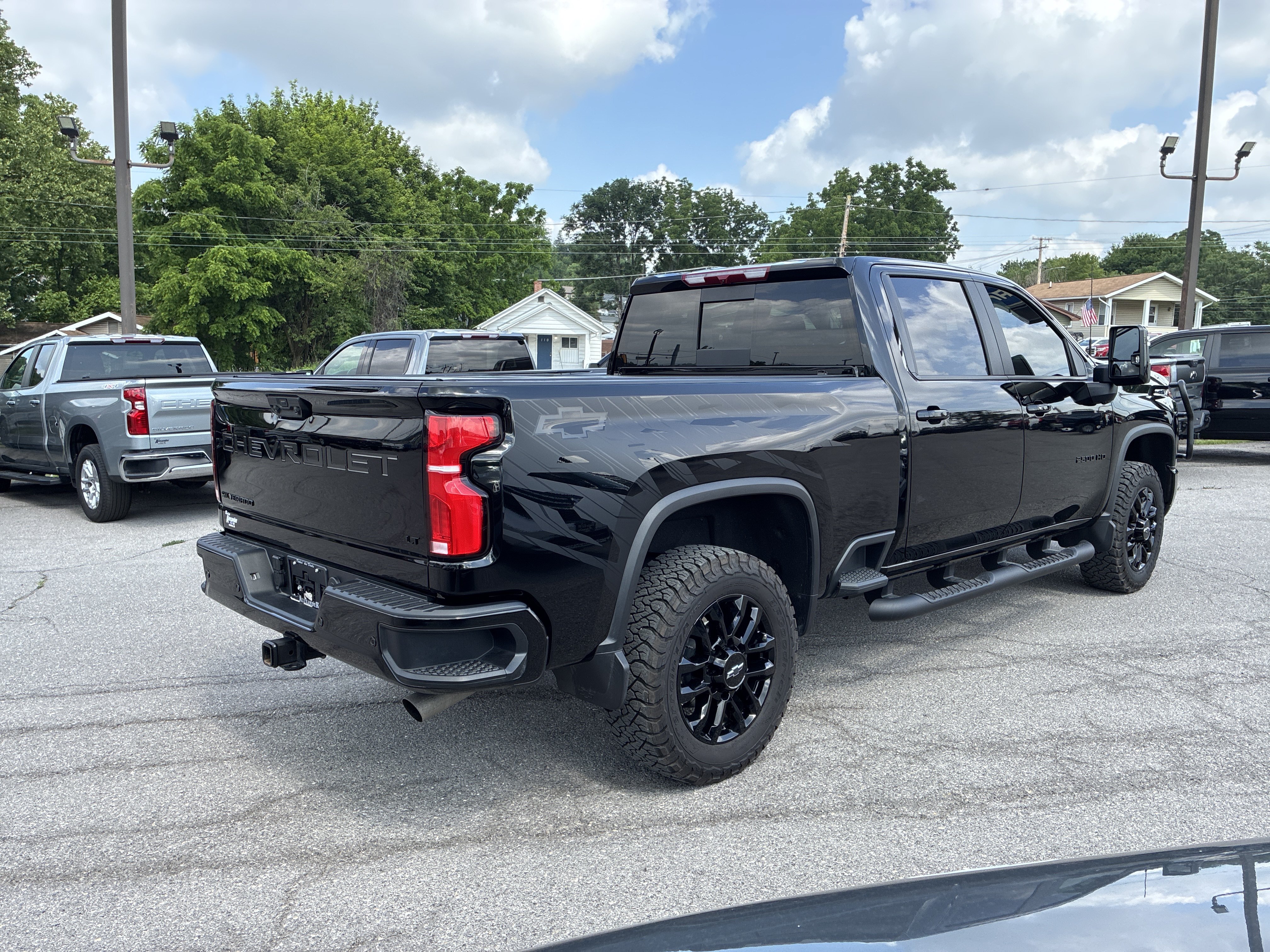 Used 2025 Chevrolet Silverado 2500 LT w/ Trail Boss Package AWD/4WD video 3