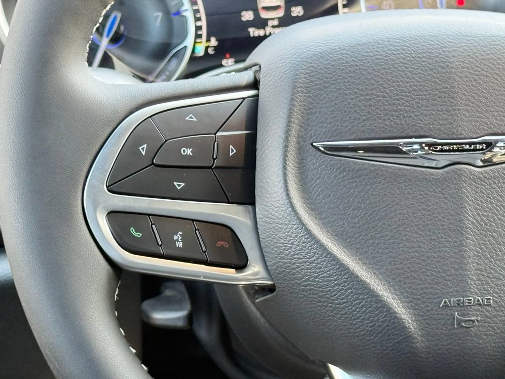 New 2025 Chrysler Pacifica Select FWD image 19