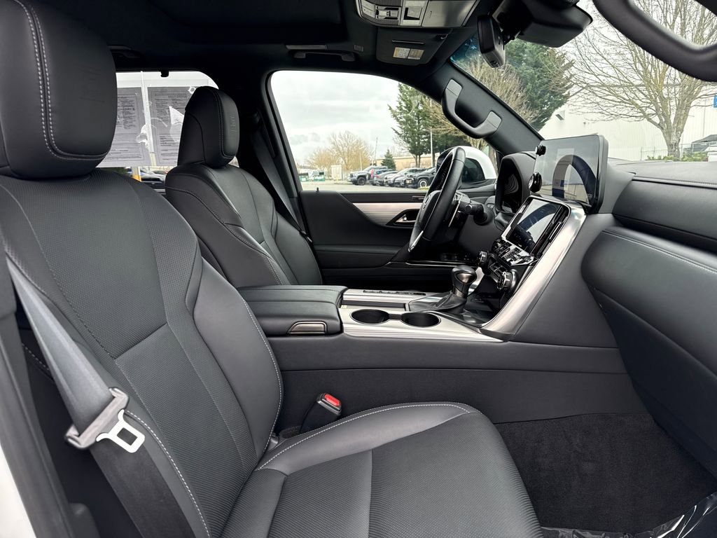 Used 2023 Lexus LX 600 F Sport image 15