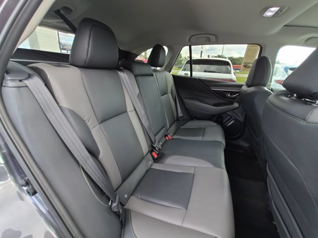 Used 2025 Subaru Outback Onyx Edition AWD/4WD image 26
