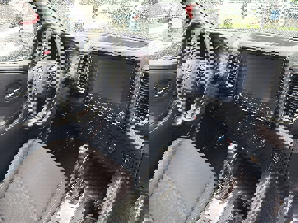 Used 2022 Nissan Frontier SV w/ Technology Package image 19