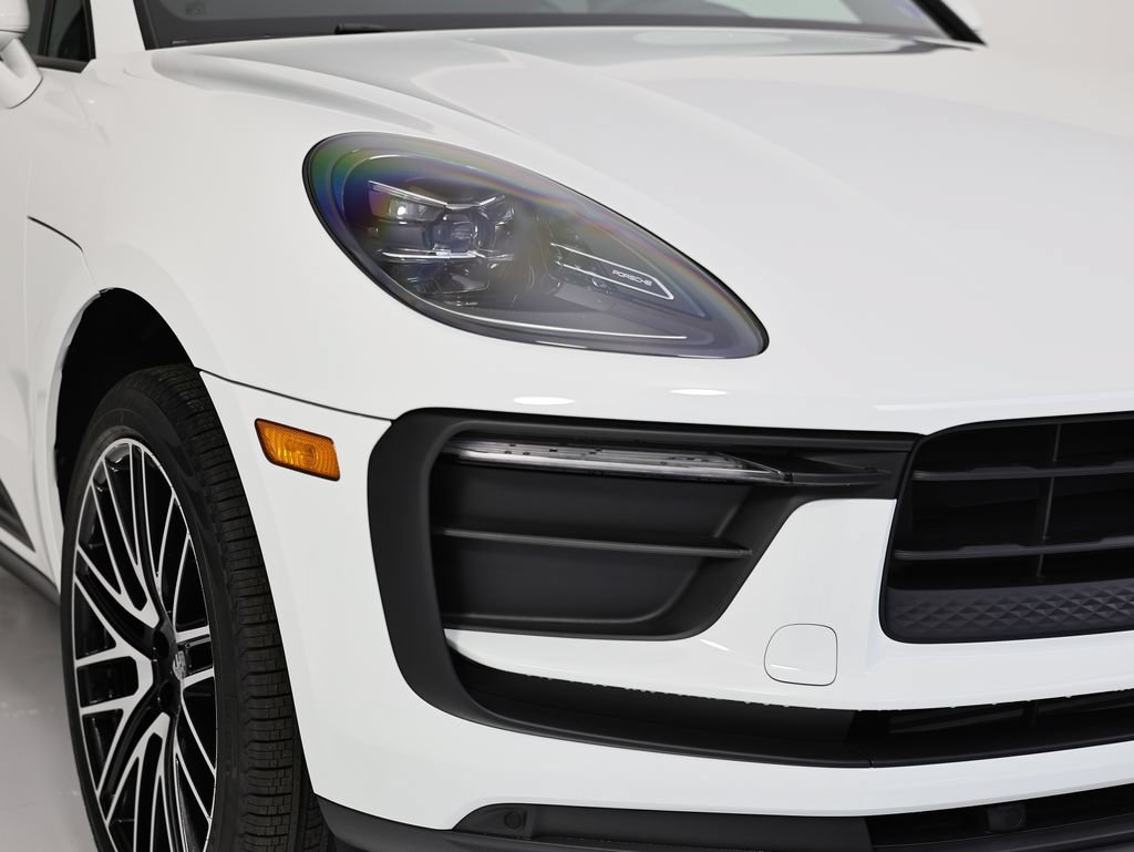 New 2026 Porsche Macan AWD/4WD image 17
