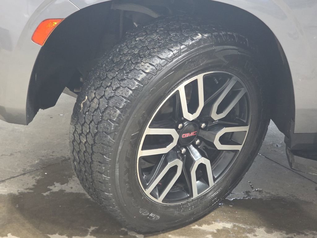 Used 2021 GMC Yukon XL AT4 image 33