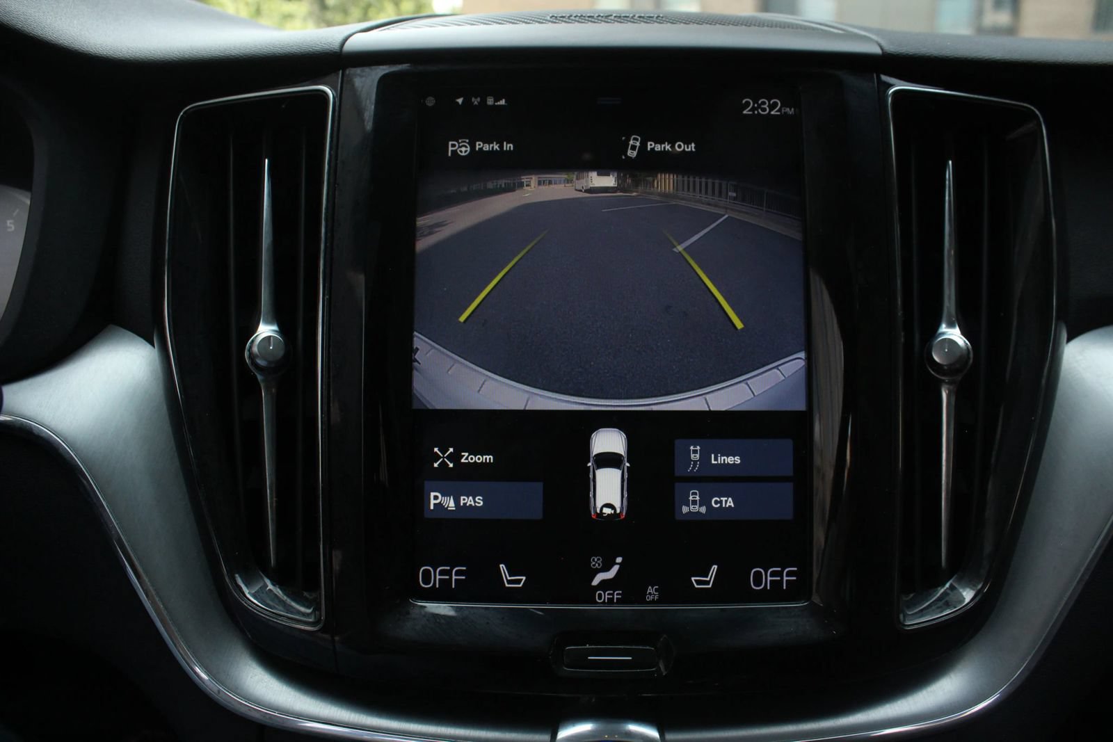 Used 2019 Volvo XC60 T5 Momentum w/ Multimedia Package AWD/4WD image 36