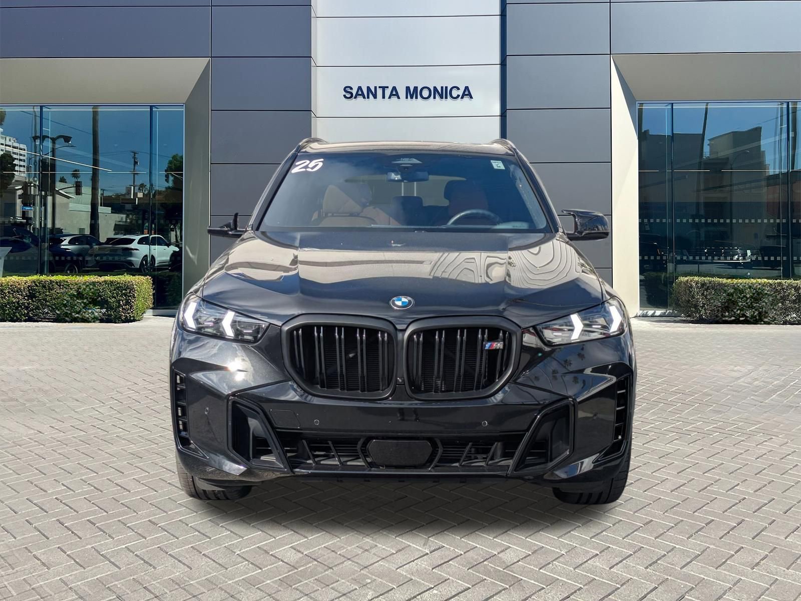 Used 2025 BMW X5 M60i w/ Executive Package image 2