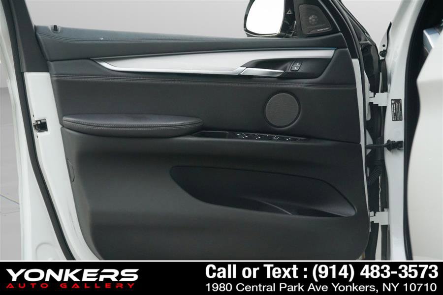 Used 2019 BMW X6 xDrive50i w/ M Sport Package image 25