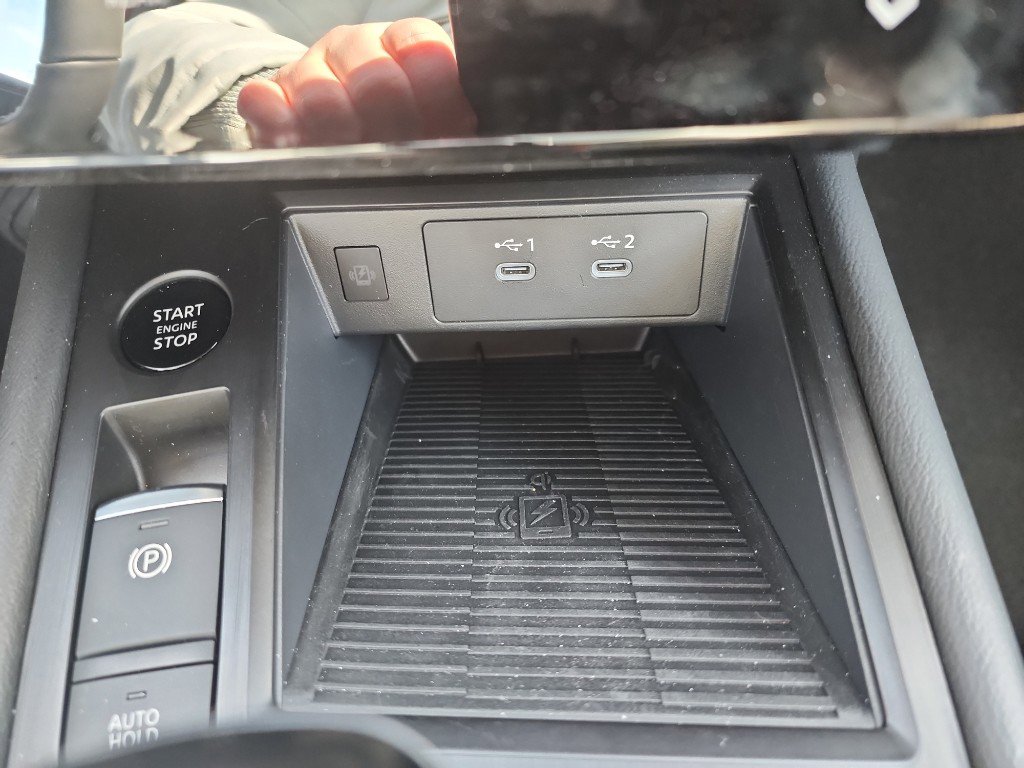 Used 2026 Nissan Kicks SR w/ Cold Weather Package image 21