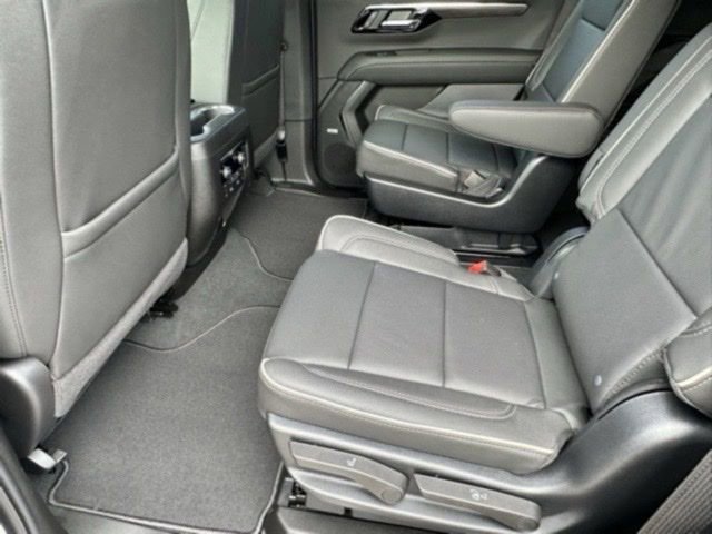New 2025 Chevrolet Suburban Premier image 7