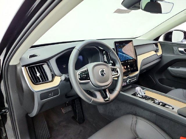 Certified 2026 Volvo XC60 B5 Plus AWD/4WD image 20