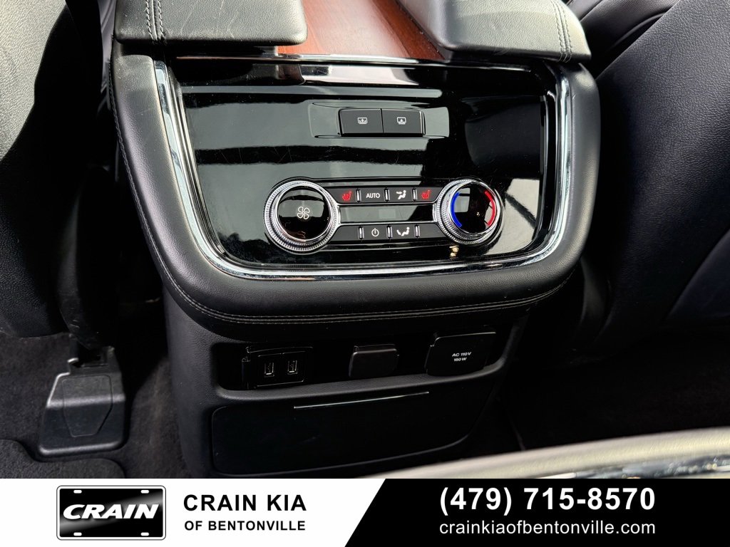 Used 2018 Lincoln Navigator L Reserve w/ Technology Package image 29