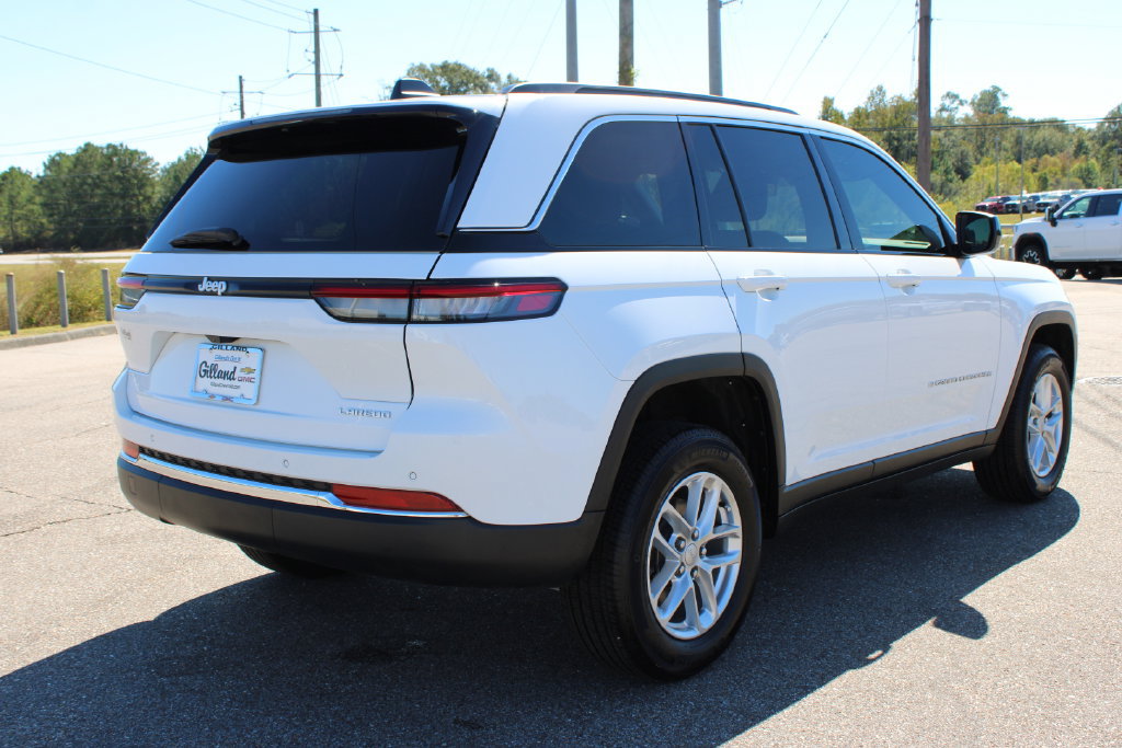 Used 2025 Jeep Grand Cherokee Laredo X RWD image 8