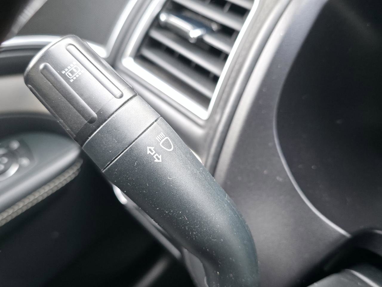 Used 2018 Ford Explorer Platinum image 28