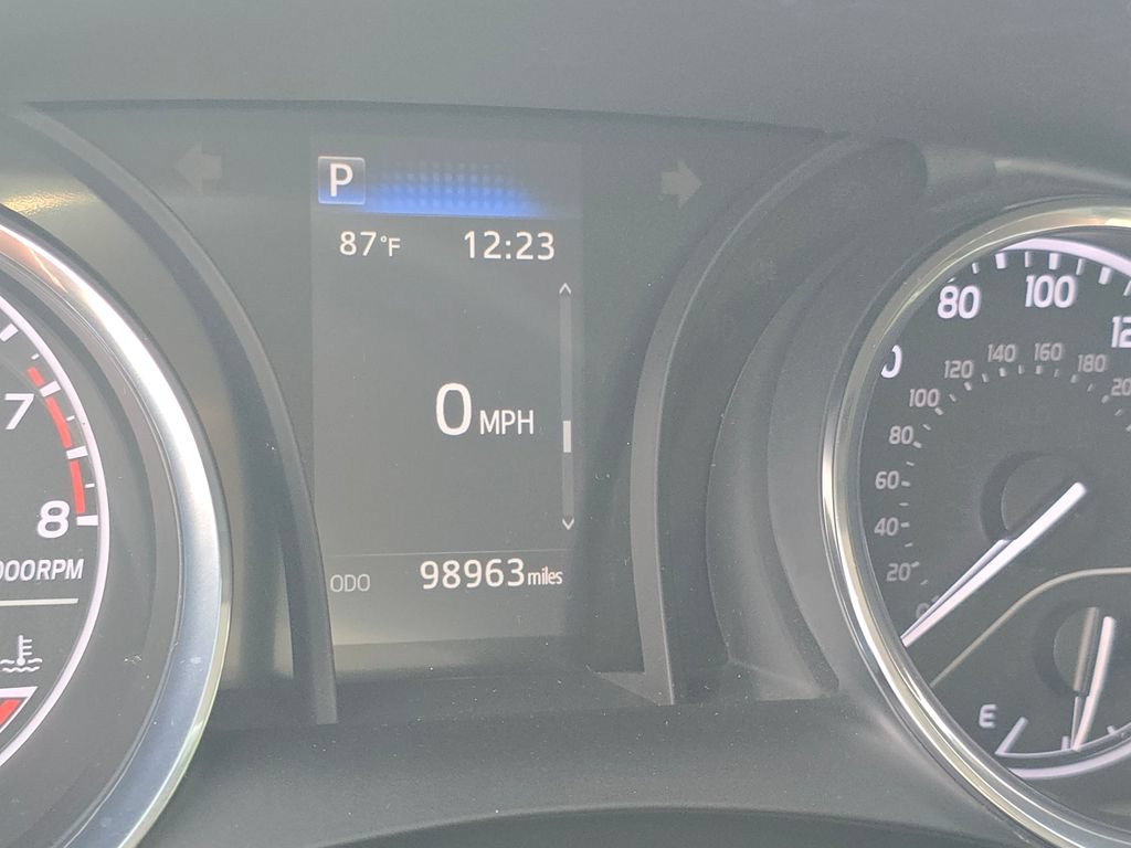Used 2020 Toyota Camry SE FWD image 23