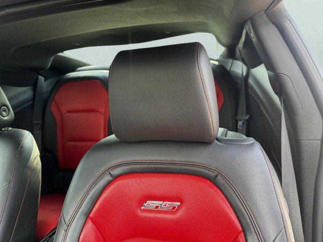 Used 2022 Chevrolet Camaro SS RWD image 17
