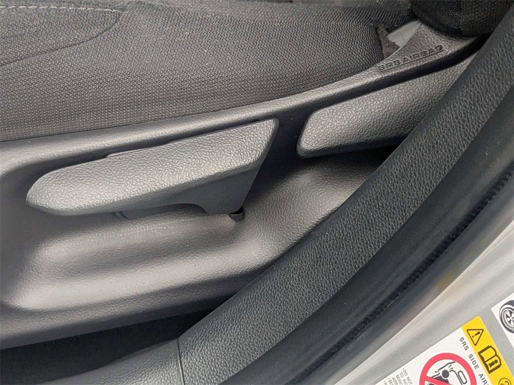 Used 2020 Toyota Corolla SE image 19