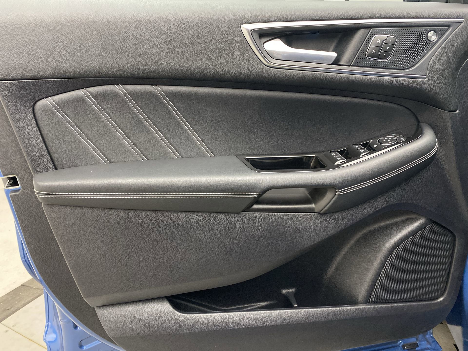 Used 2019 Ford Edge ST w/ Cold Weather Package image 9