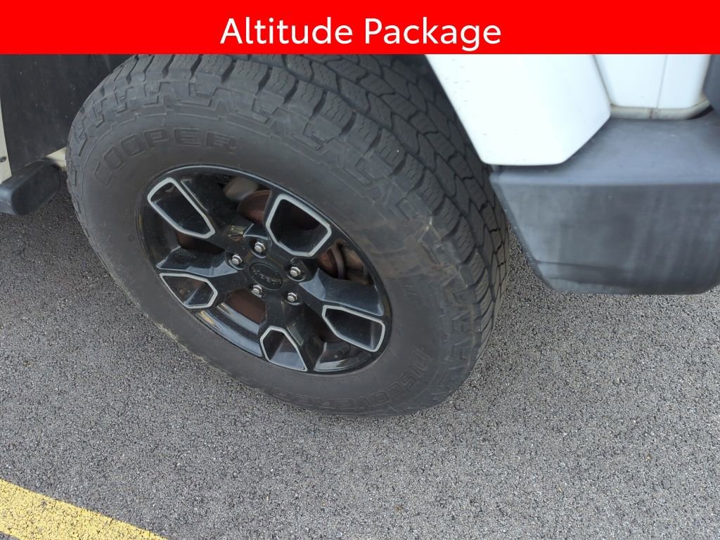 Used 2018 Jeep Wrangler Unlimited Sahara image 5