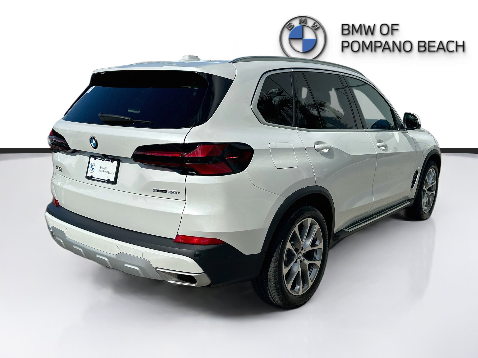 Used 2025 BMW X5 sDrive40i w/ Executive Package RWD image 7