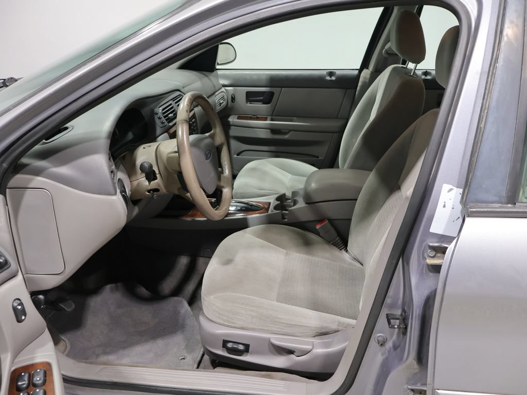 Used 2006 Ford Taurus SEL FWD image 9