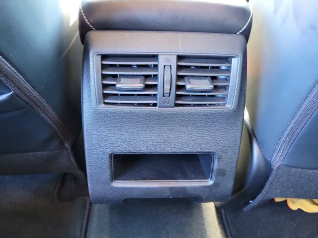 Used 2022 Mitsubishi Outlander SE image 16