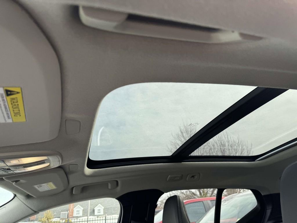 Certified 2026 Volvo XC40 B5 Plus w/ Protection Package Premier image 18