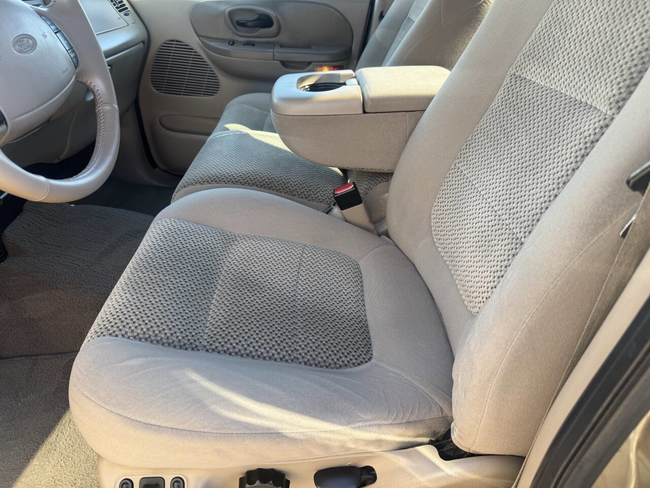 Used 2002 Ford F150 XLT image 12
