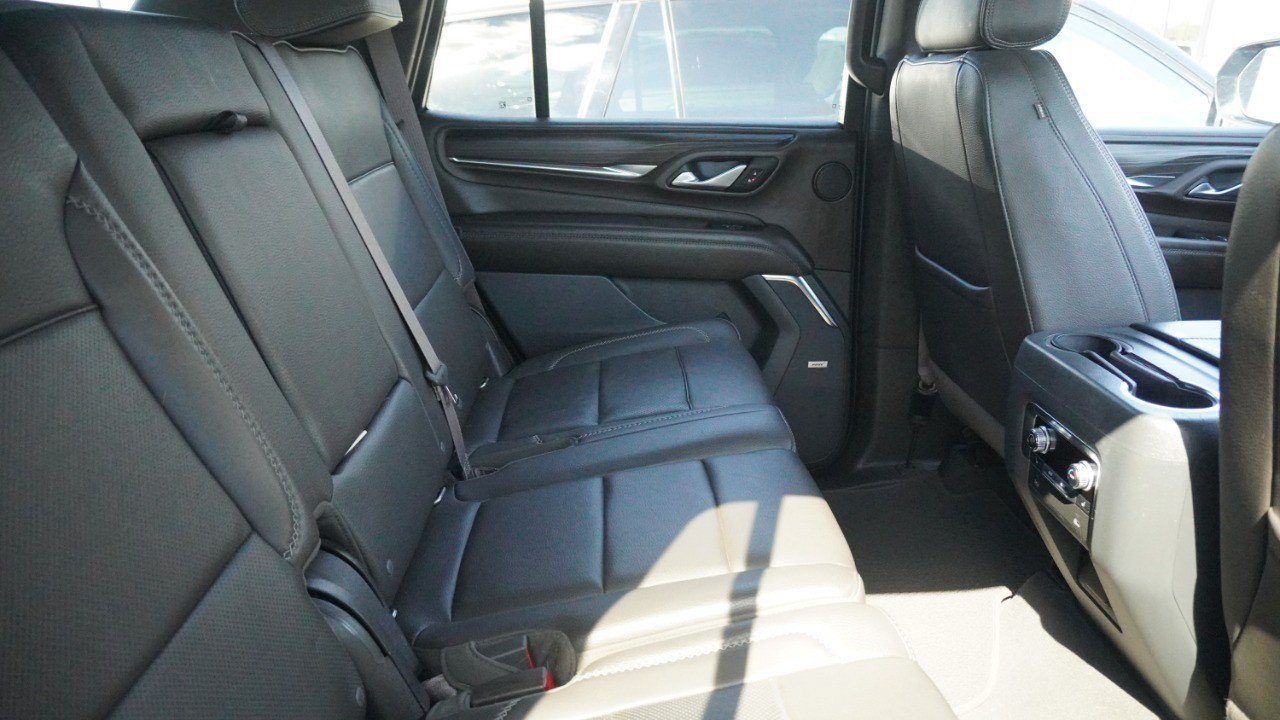 Used 2022 GMC Yukon Denali w/ Denali Premium Package AWD/4WD image 13