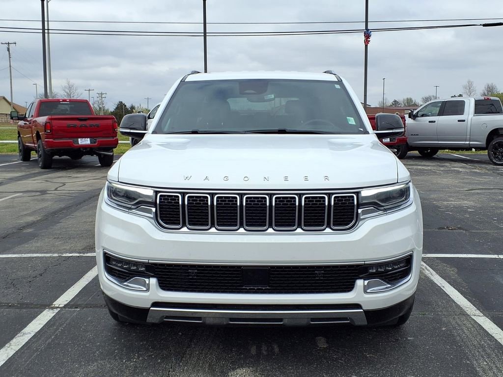 Used 2023 Jeep Wagoneer Series III w/ Preferred Equipment Group AWD/4WD image 2