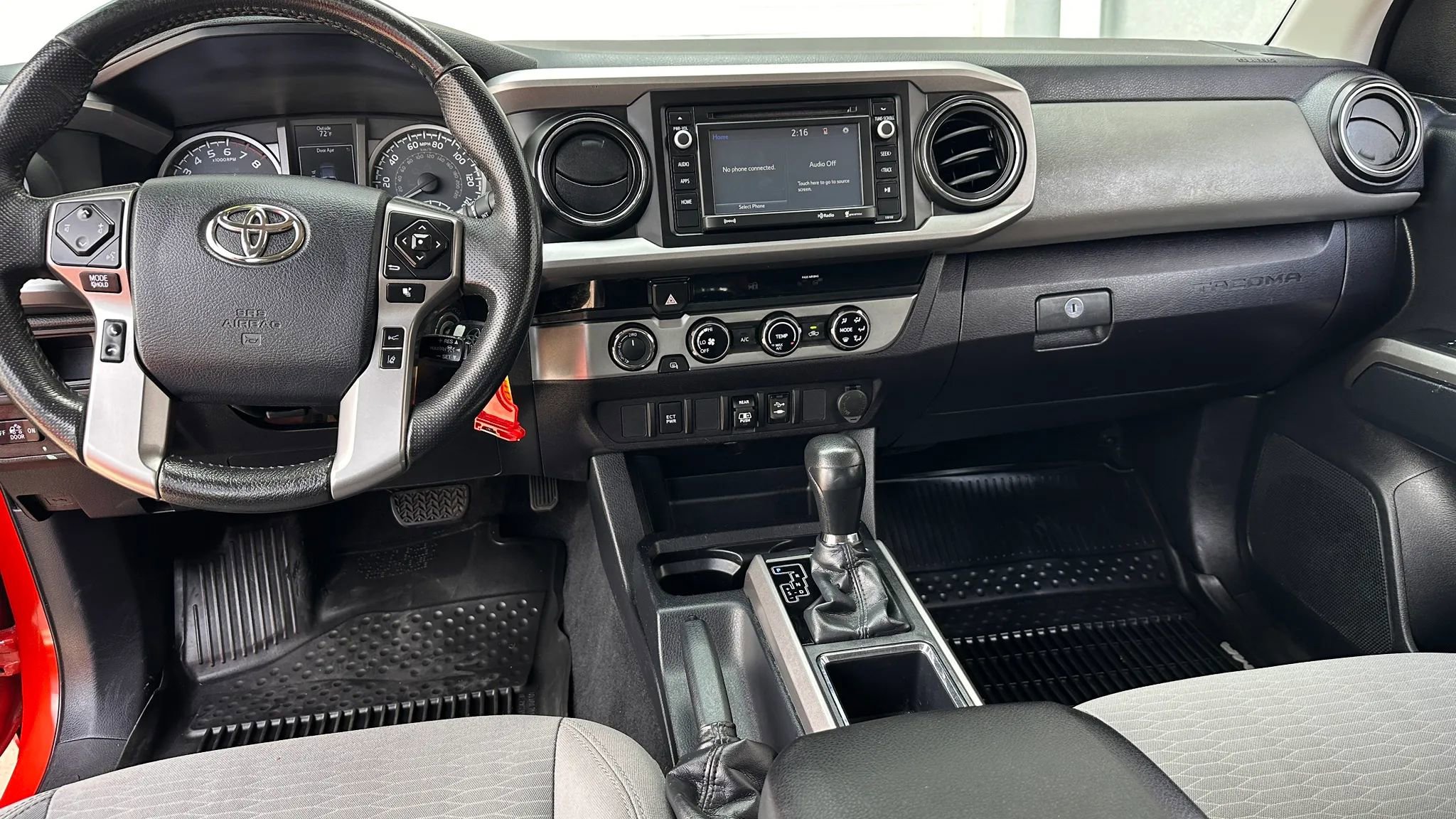 Used 2018 Toyota Tacoma SR5 AWD/4WD image 14