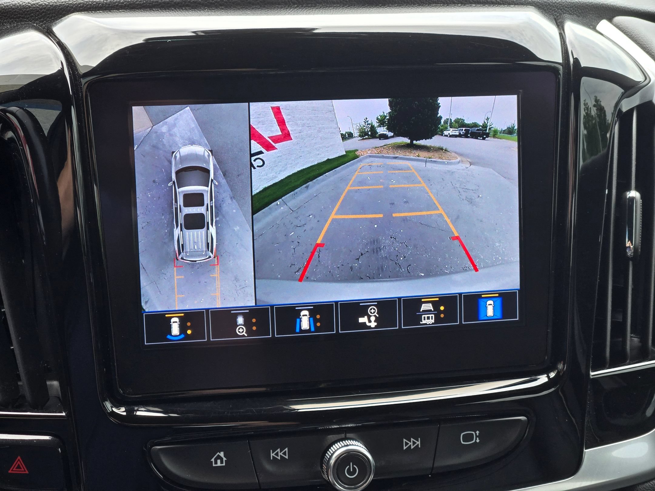 Used 2022 Chevrolet Traverse Premier AWD/4WD image 30