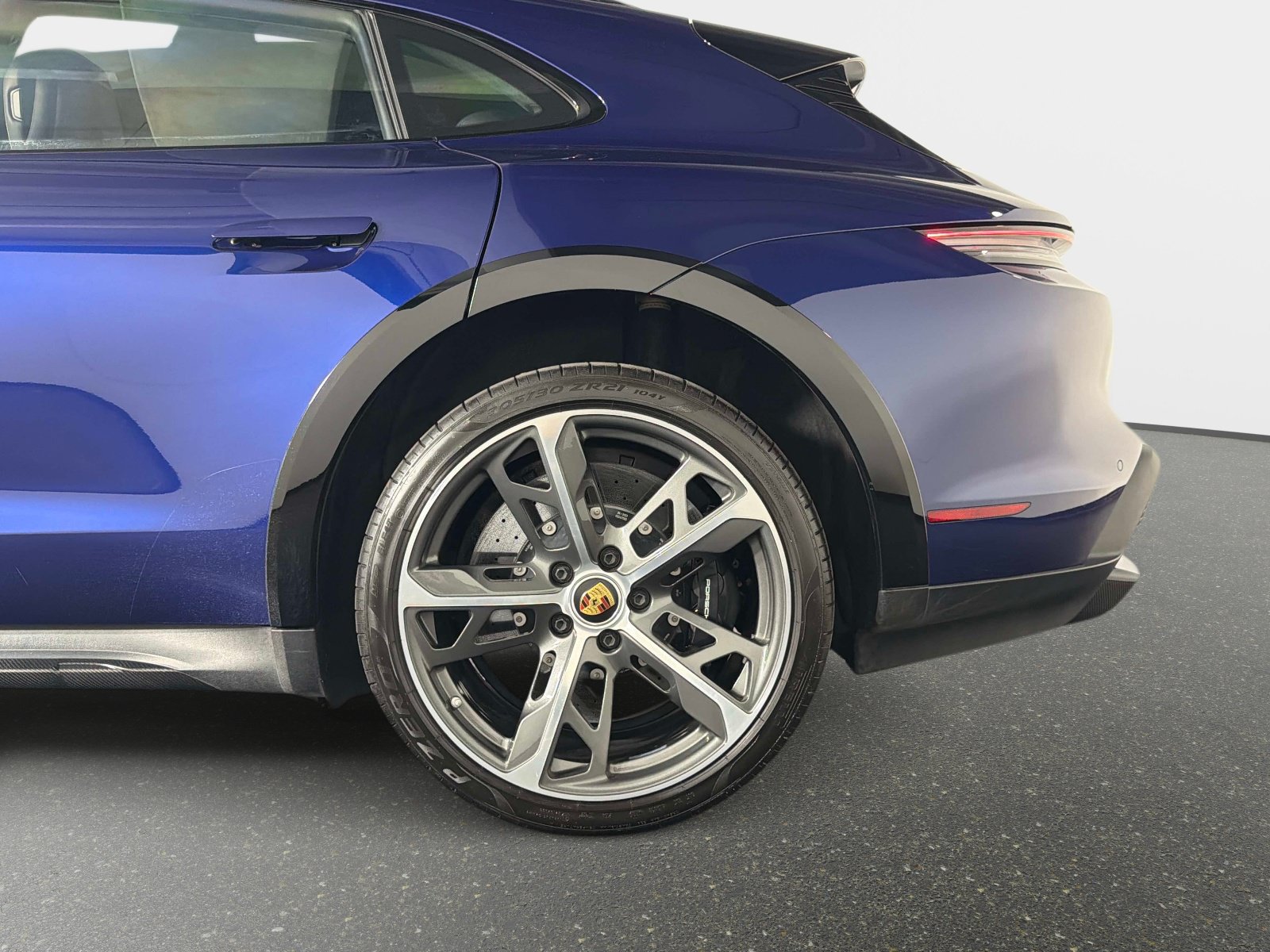 Used 2024 Porsche Taycan Turbo AWD/4WD image 12