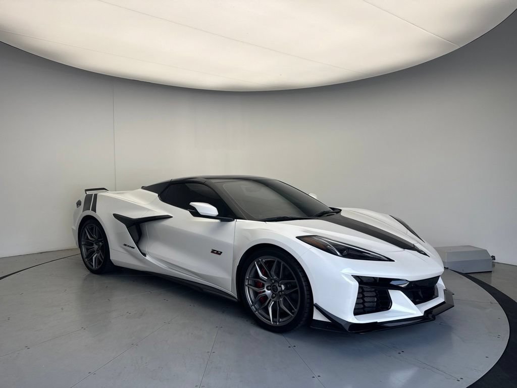 Used 2023 Chevrolet Corvette Z06 RWD image 26